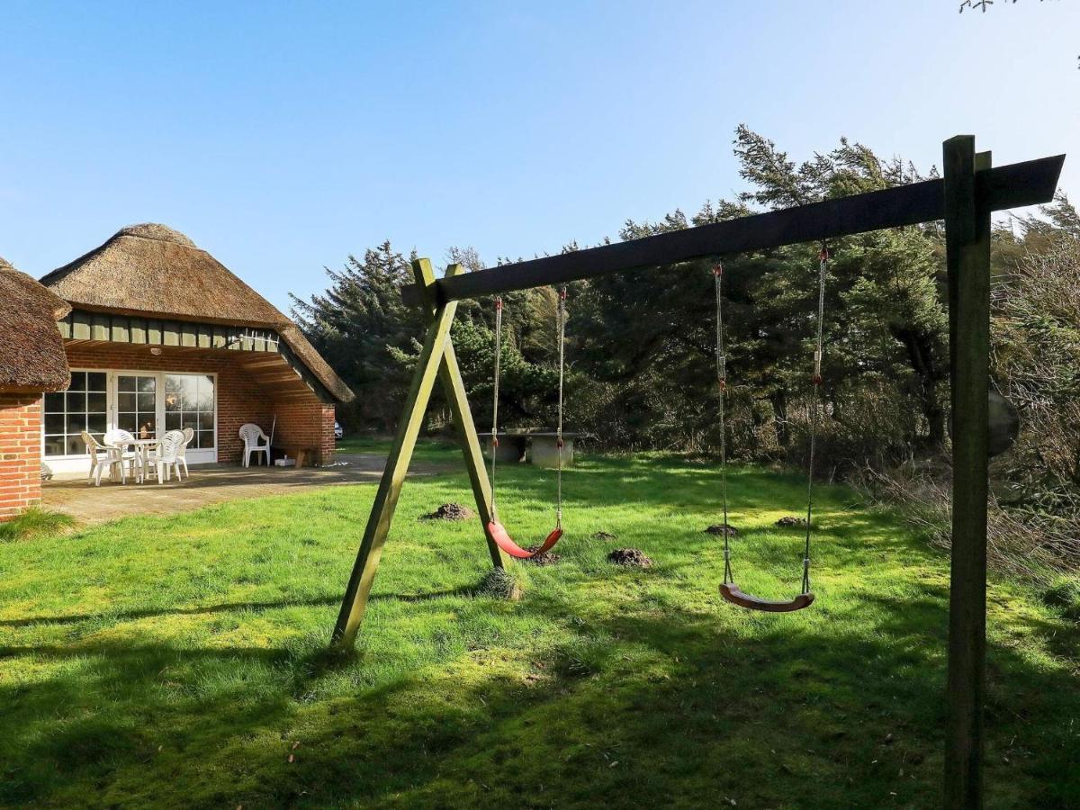 Three-Bedroom Holiday Home In Lokken 1 Extérieur photo